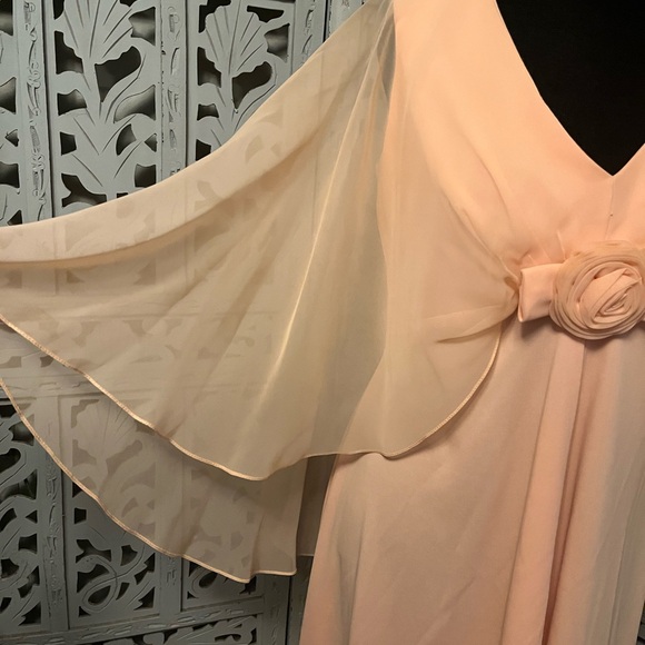 VINTAGE VOLUPTUOUS LIGHT PEACH SOFT ORANGE ANGEL FLUTTERY TOP MAXI DRESS - Picture 6 of 12